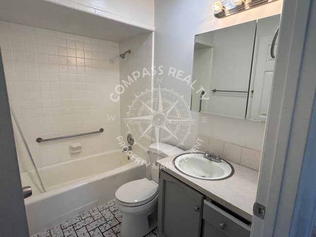 Building Photo - 258 W 400 S
