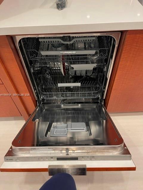 Building Photo - 909 NE 16th Terrace