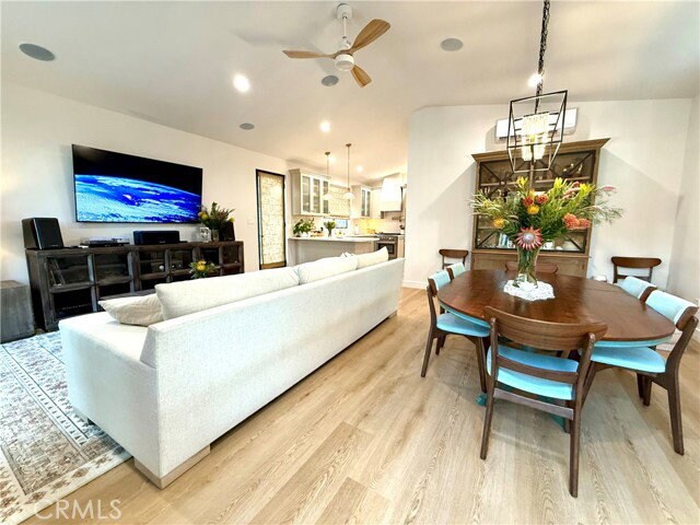 Building Photo - 453 E Grand View Ave