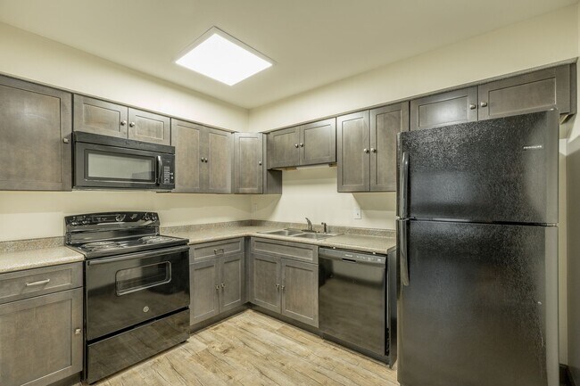 Building Photo - Parkwood Apartments
