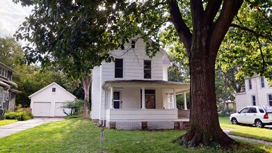 Building Photo - 814 Burnett Ave