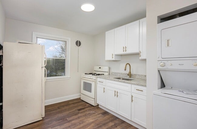 Building Photo - 3010 Woodring Ave