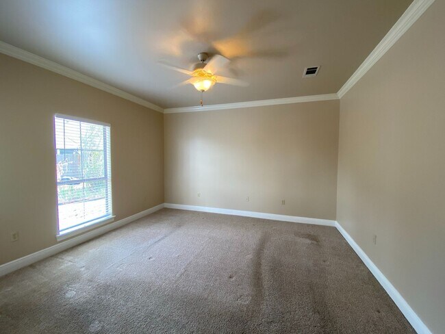 Building Photo - Charming 2BR/2BA Home in Shenandoah Ridge with Garage & Cozy Fireplace