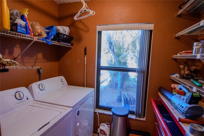 Building Photo - 8044 NW 41 Ct