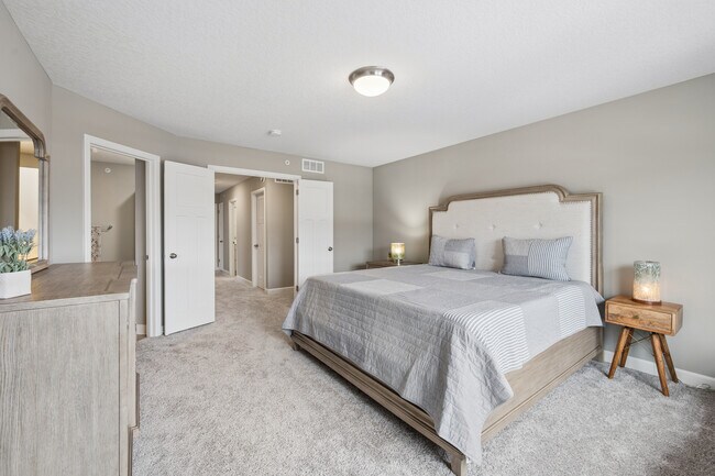 Building Photo - Townhouse in Shakopee