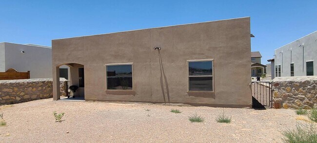 Building Photo - 3540 Essence St
