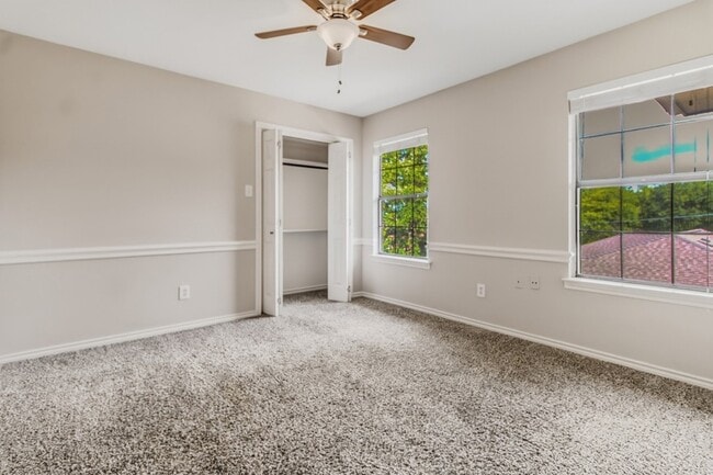 Building Photo - 102 Pebble Beach Dr