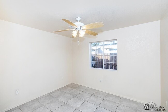 Building Photo - 564 S Madison Ave