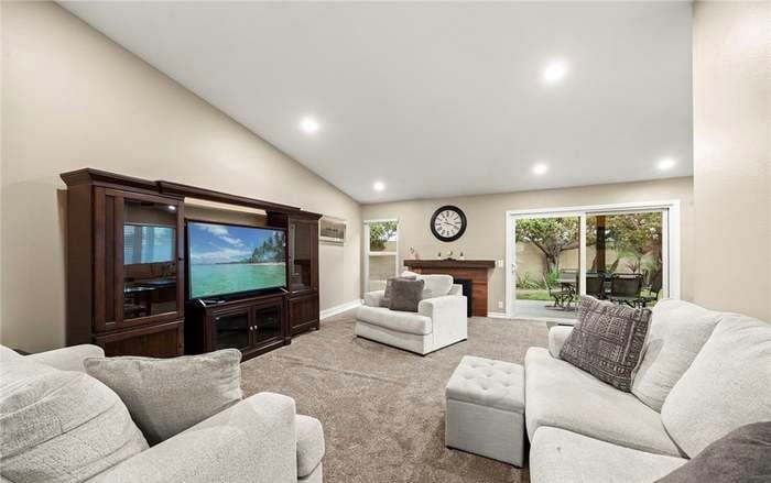 Building Photo - 404 E Riverboat Way