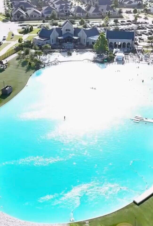 Building Photo - 15310 Dinnet Berm Dr