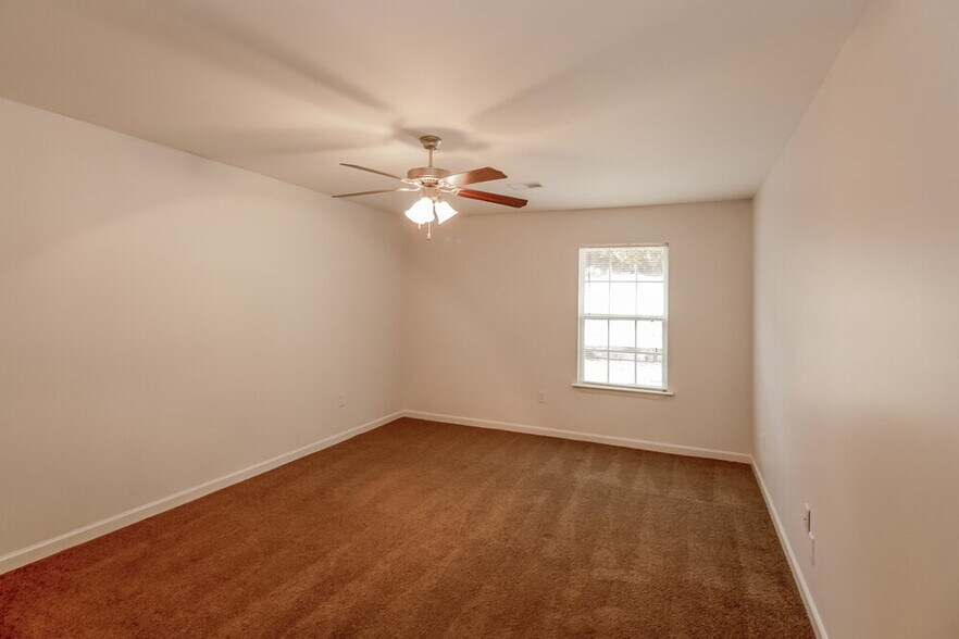 Building Photo - 4061 Colton Dr