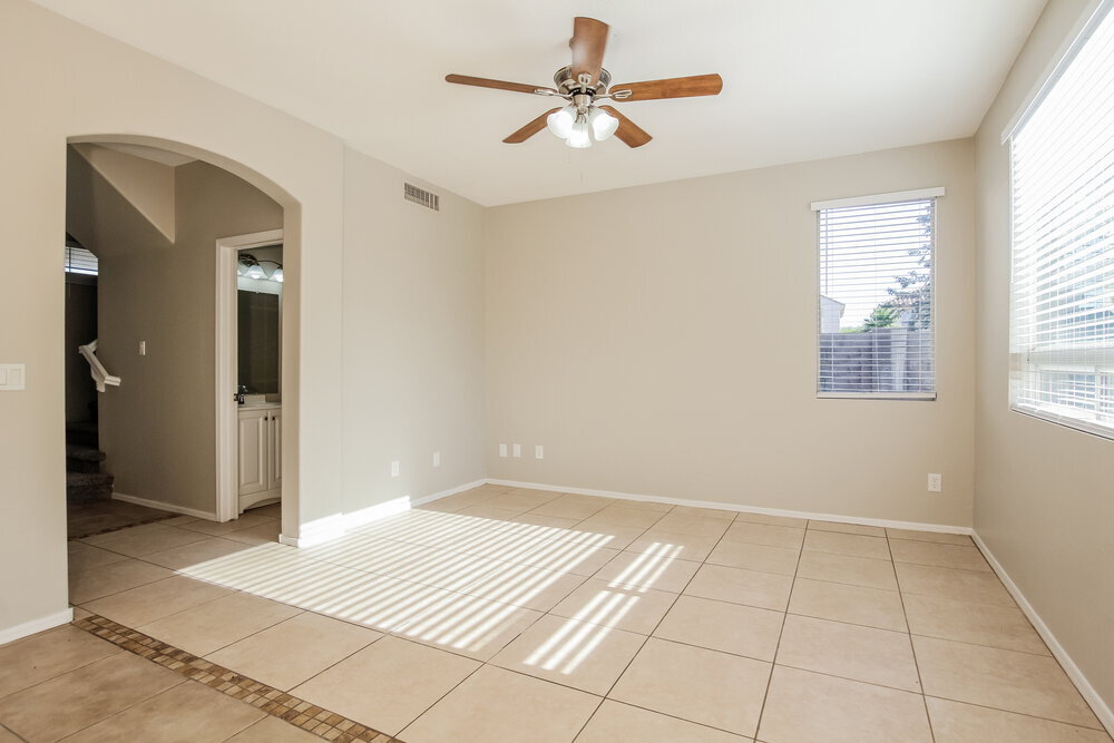 Building Photo - 2652 S 89th Dr