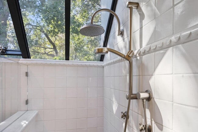 Building Photo - Beautifully Appointed Atherton Estate with Pool & Outdoor Entertaining