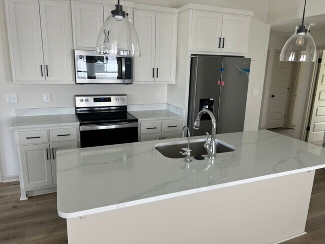 Building Photo - 3516 Mill Point Cove