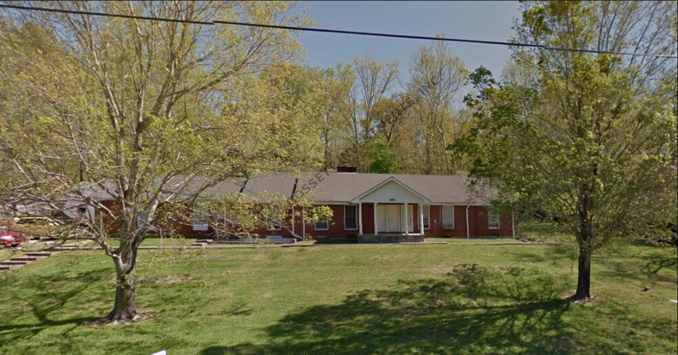 Building Photo - Main St Village