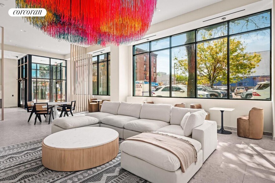 Building Photo - 126 Sandford St