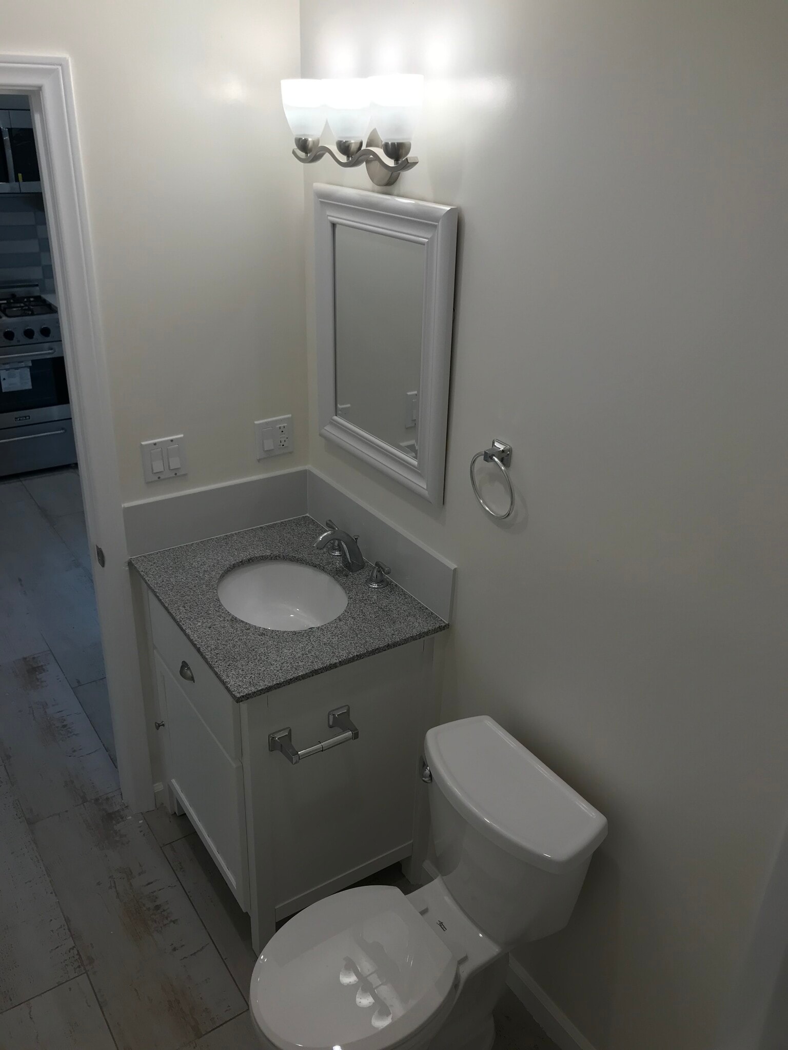 Building Photo - 10166 Petit Ave