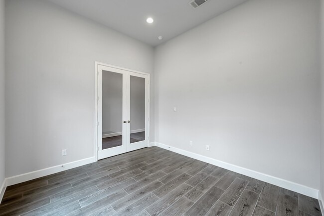 Building Photo - 8431 Willow Whisper Ln