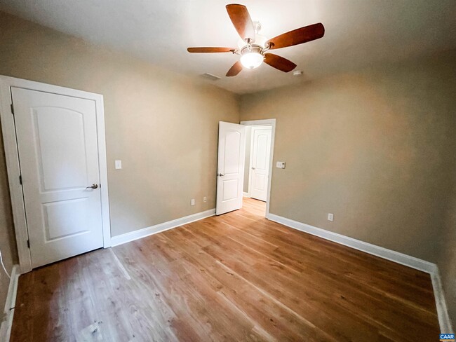 Building Photo - 164 Brookwood Dr