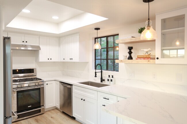 Building Photo - 2737 Chadwick Cir