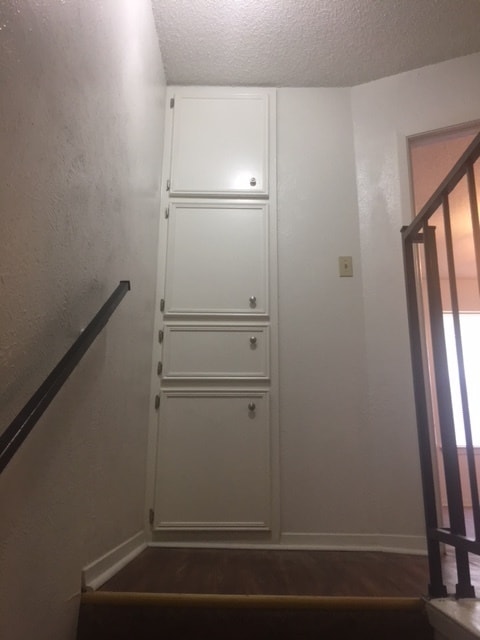 Building Photo - Beautiful 2 Bedroom Duplex in Arlington