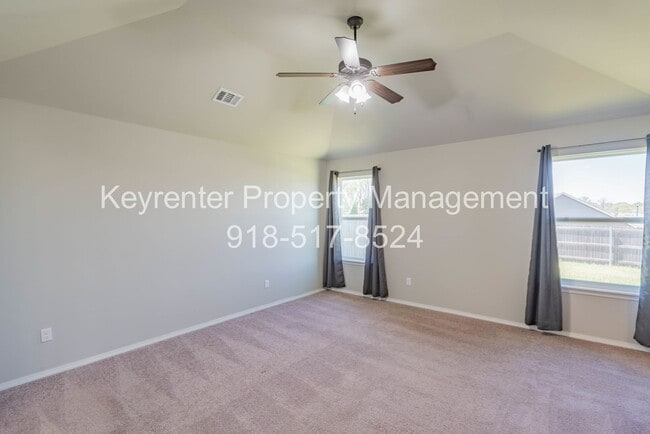 Building Photo - 3 Bed | 2 Bath in Broken Arrow!