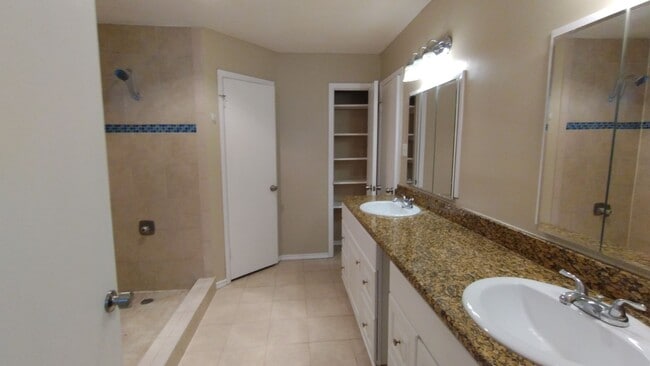 Building Photo - 5102 Alan Bean Dr