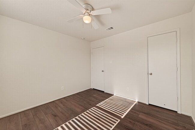 Building Photo - 1123 Desert Springs Ln