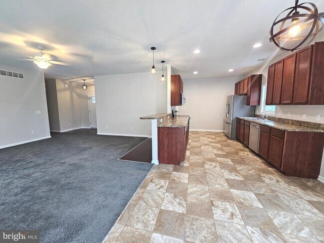 Building Photo - 270 Waterway Dr