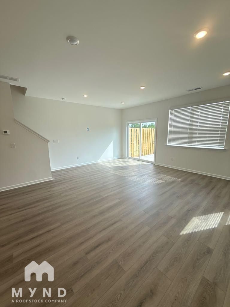 Building Photo - 253 Kenoot Dr