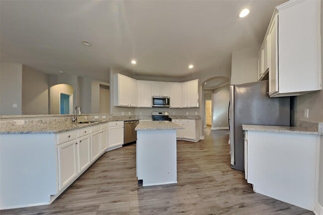 Building Photo - 2815 Lockeridge Oaks Dr