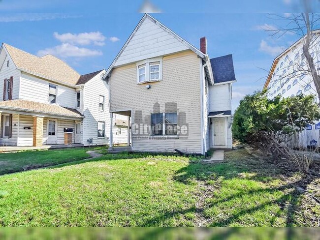 Building Photo - 1755 W Morris St