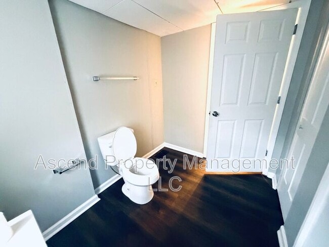 Building Photo - 2111 Chamberlain Ave.