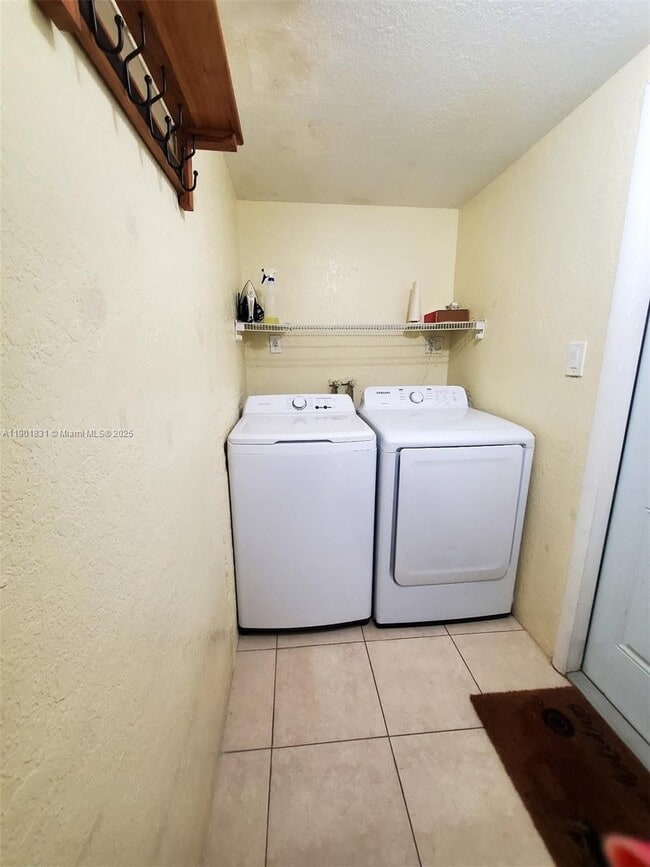 Building Photo - 6851 Farragut St