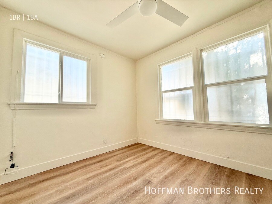 Building Photo - 300 N Bonnie Brae St