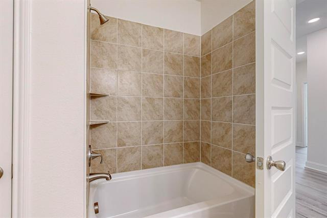 Building Photo - 353 Princewood Dr