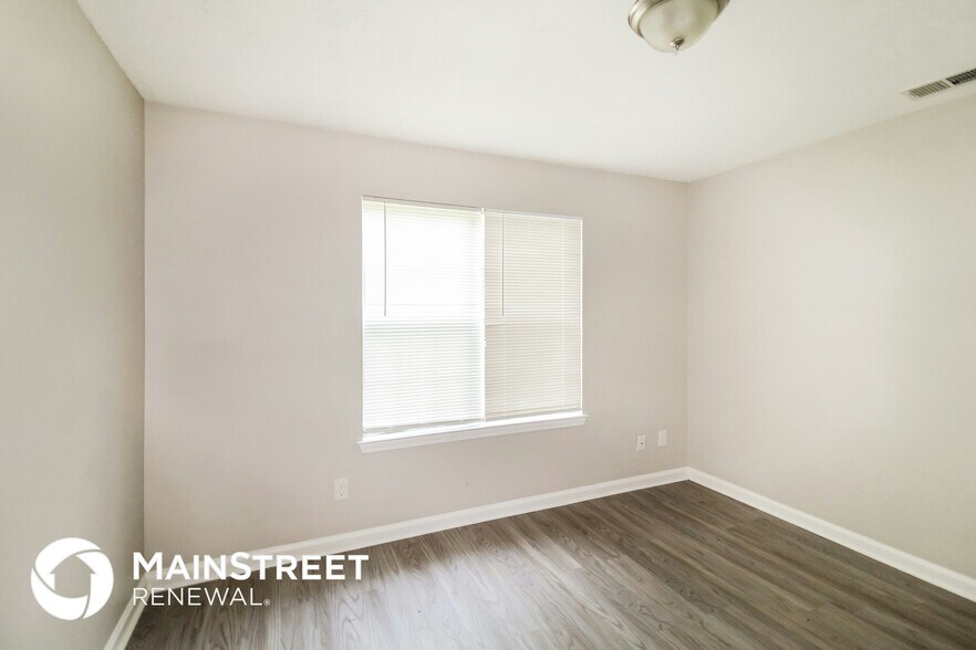 Building Photo - 4240 Ward Bluff Dr