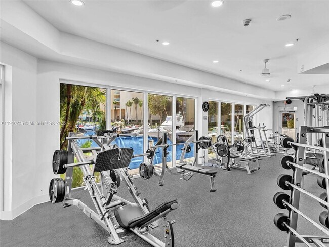 Building Photo - 3370 Hidden Bay Dr