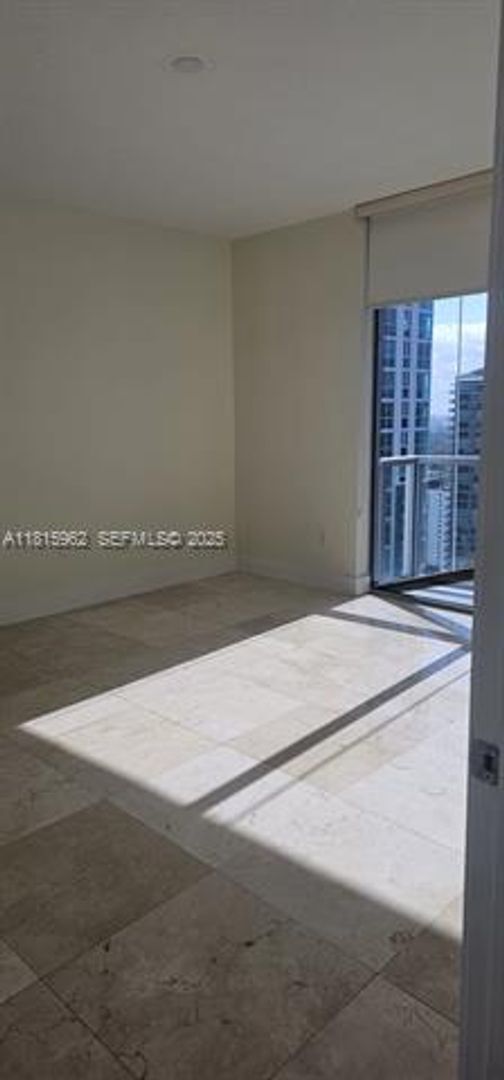 Building Photo - 1060 Brickell Ave