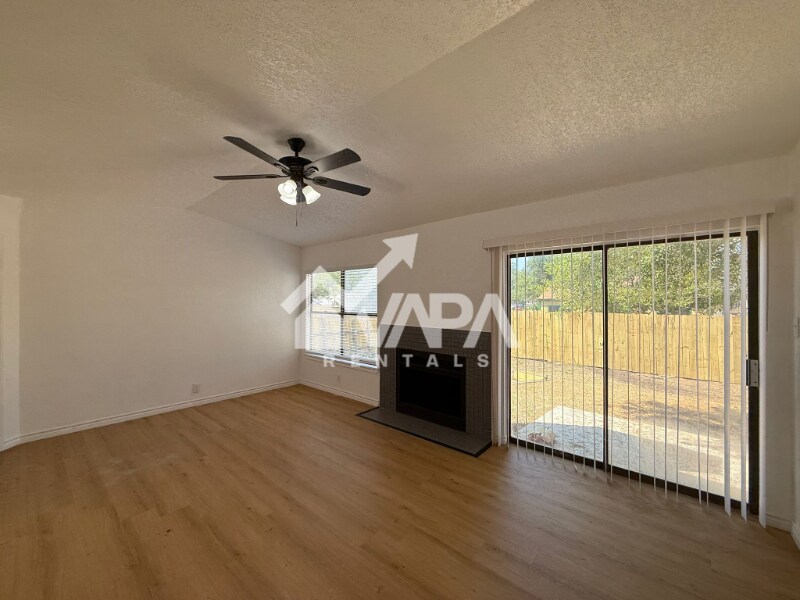 Building Photo - 4103 Sunrise Glade Dr