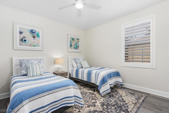 Building Photo - 20201 Burnside Pl