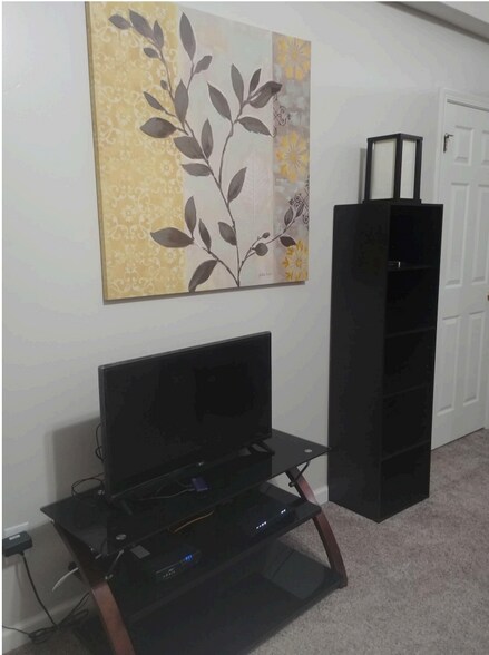 Building Photo - 310 Northwind Dr