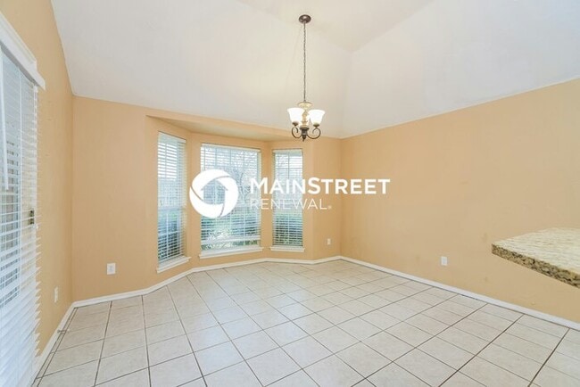 Building Photo - 4 Bedroom Pet-Friendly Home in Oklahoma Ci...