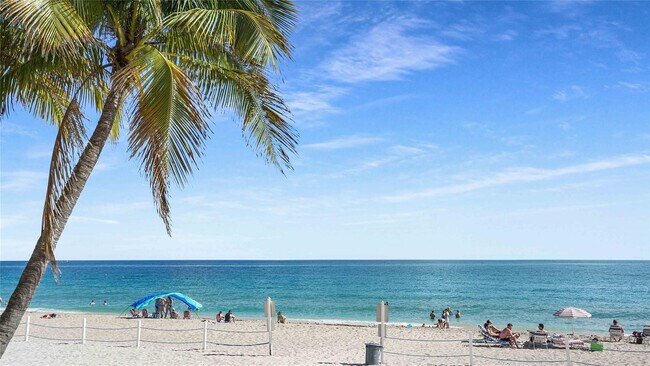 Building Photo - 4020 Galt Ocean Dr