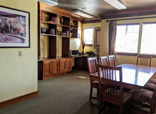 Building Photo - 7483 S Quail Cir
