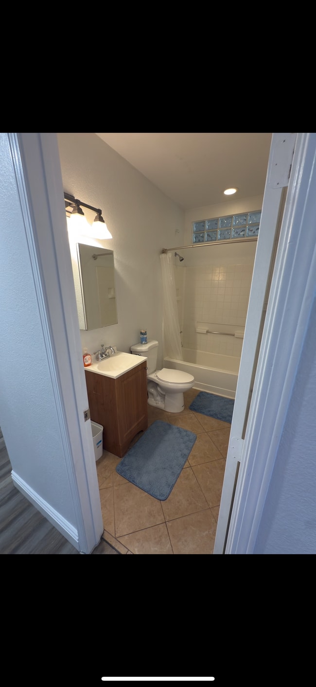 Building Photo - 22681 Oakgrove