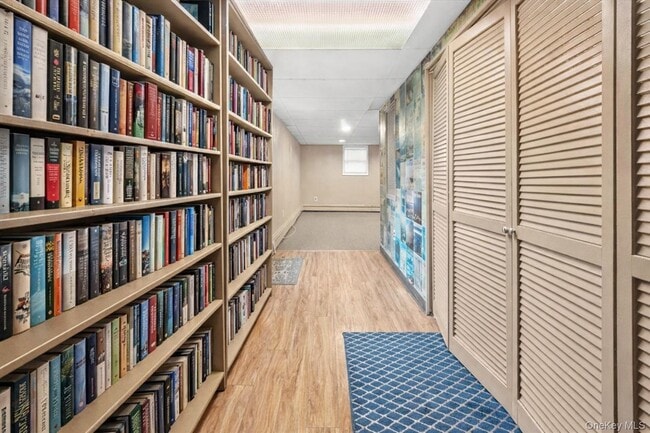 Building Photo - 1736 Central St