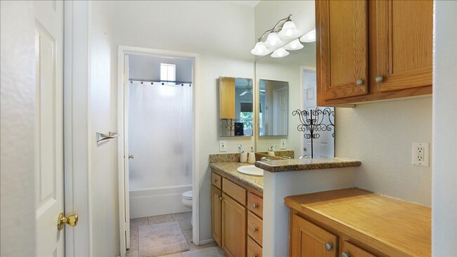 Building Photo - Beautiful Tri-Level Valencia Townhome with...