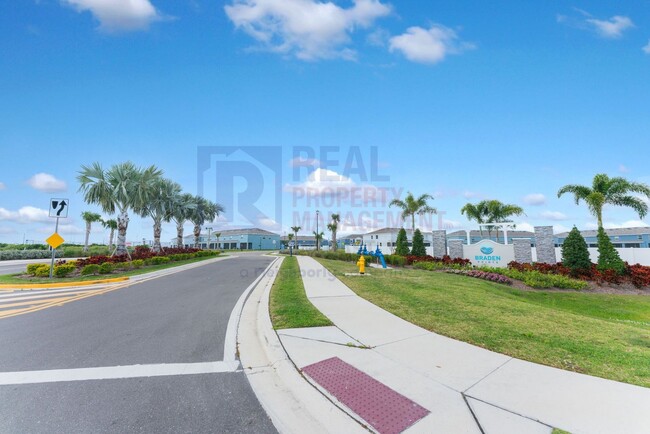 Building Photo - 2851 Banks Pointe Dr