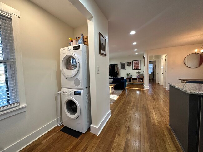Laundry nook - 1209 Hillwood Ct SE